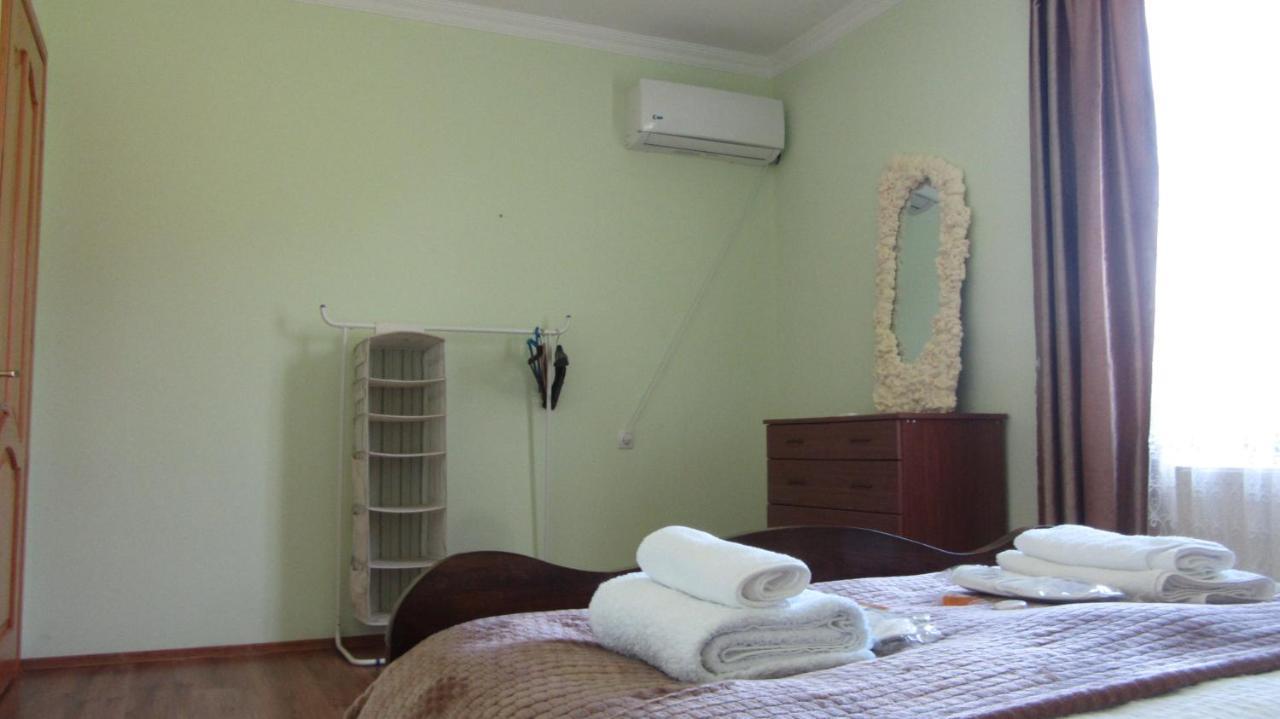 Blue Guest House Samtredia Екстериор снимка
