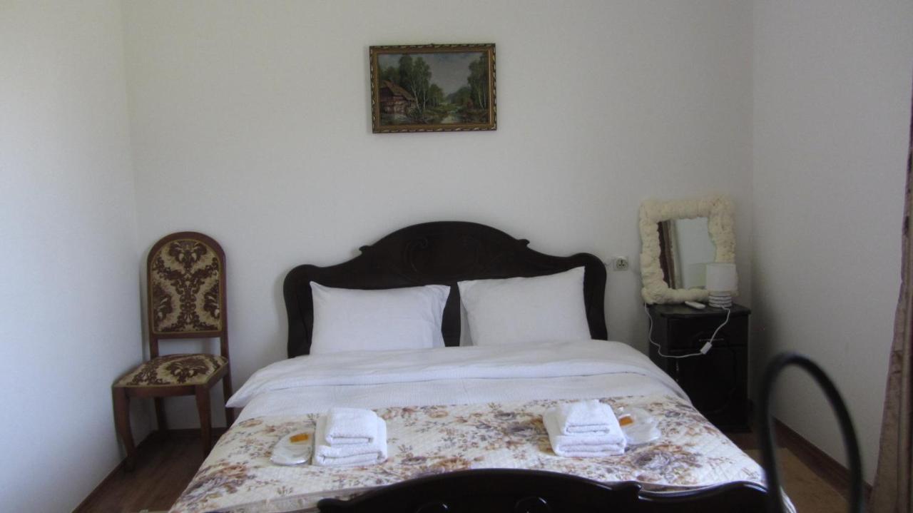 Blue Guest House Samtredia Екстериор снимка
