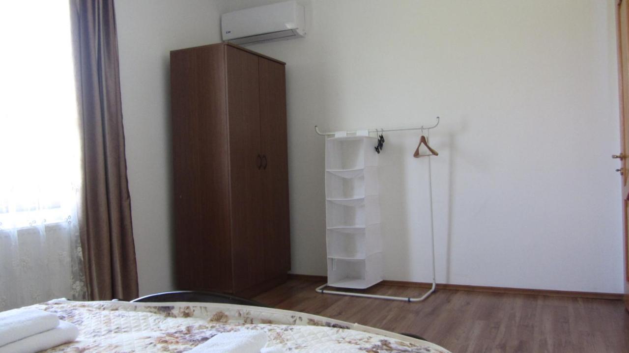 Blue Guest House Samtredia Екстериор снимка