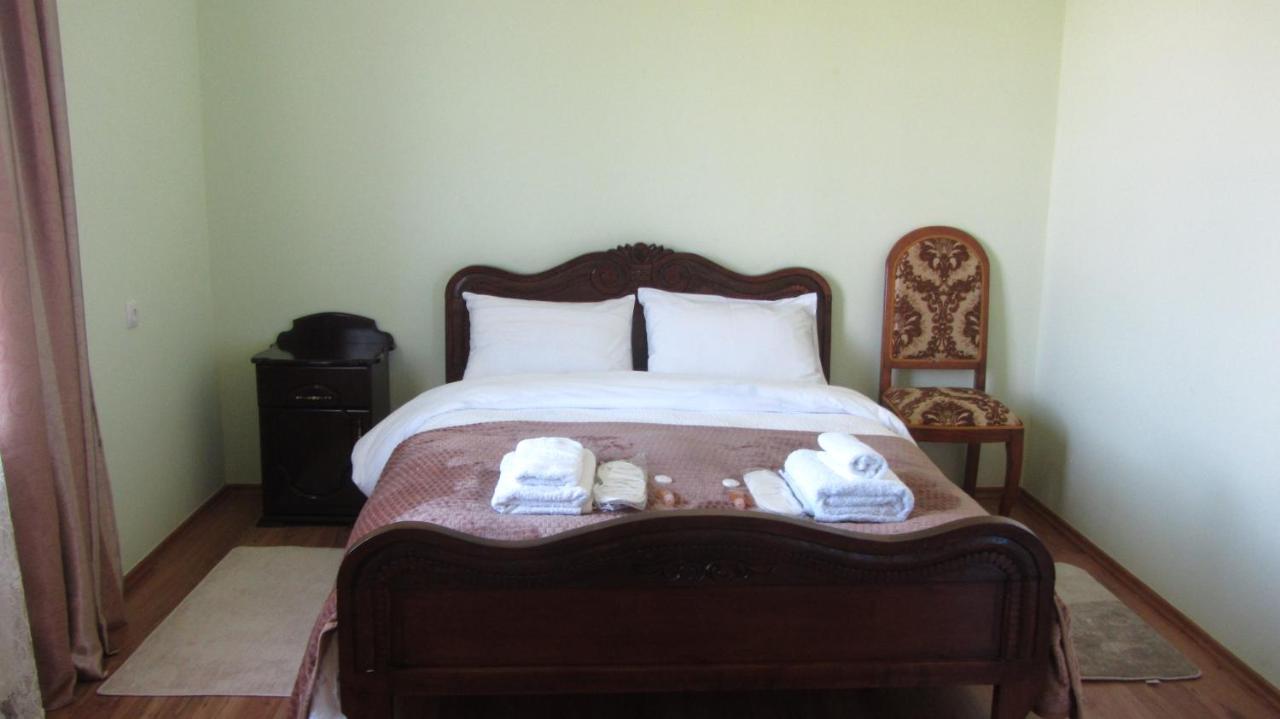 Blue Guest House Samtredia Екстериор снимка